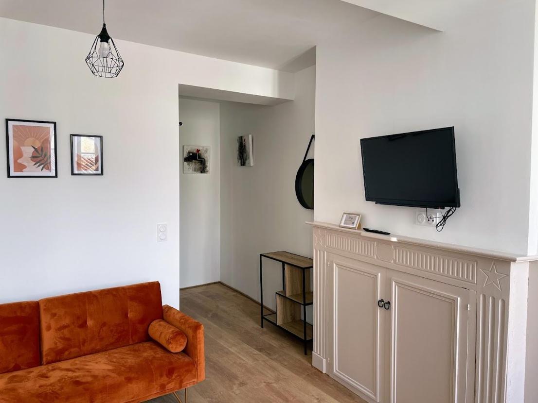 Le Colore- T2 Confortable Avec Vue Sur Nerac Exterior photo