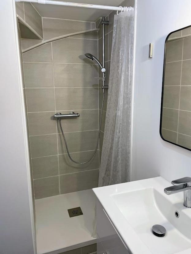 Le Colore- T2 Confortable Avec Vue Sur Nerac Exterior photo