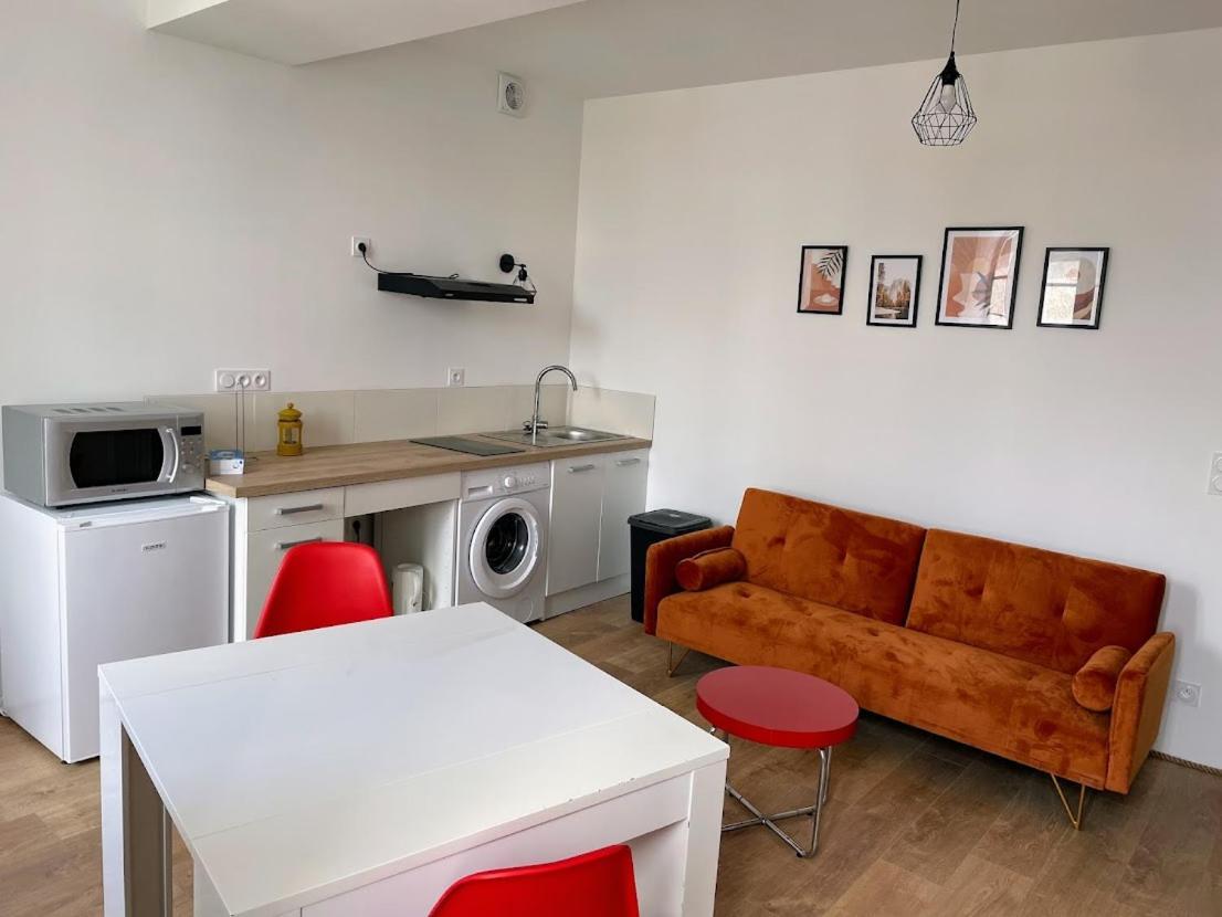 Le Colore- T2 Confortable Avec Vue Sur Nerac Exterior photo