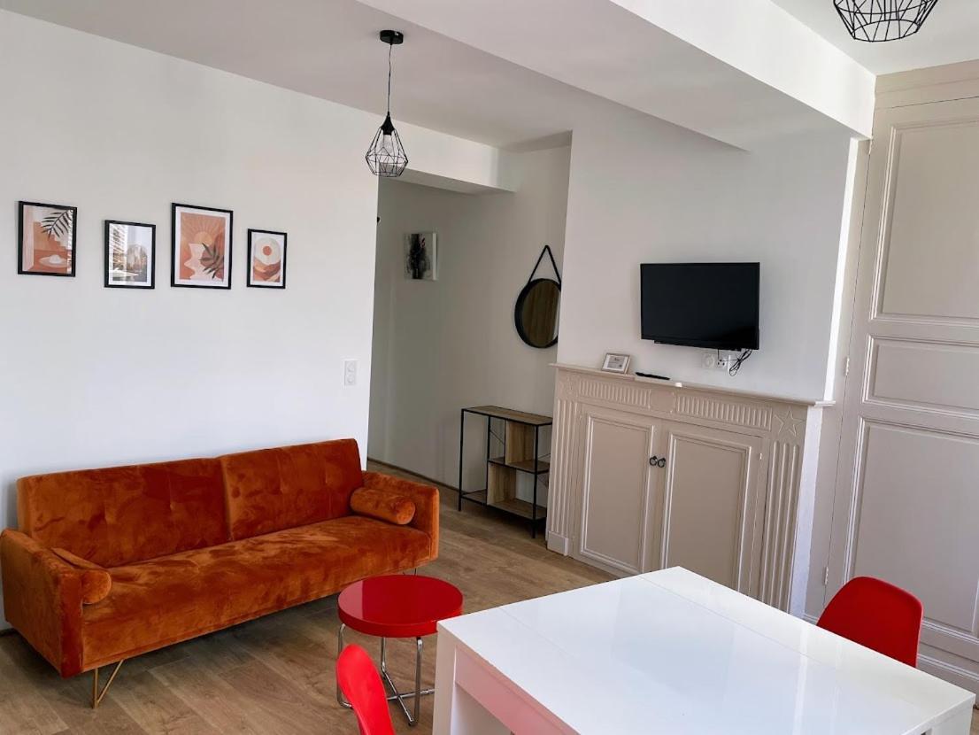 Le Colore- T2 Confortable Avec Vue Sur Nerac Exterior photo