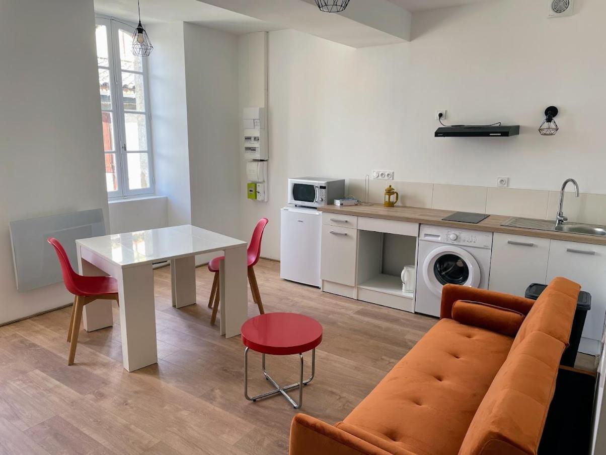 Le Colore- T2 Confortable Avec Vue Sur Nerac Exterior photo